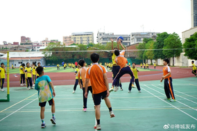 维尼修斯梅开二度 马德里德比皇马击败马竞